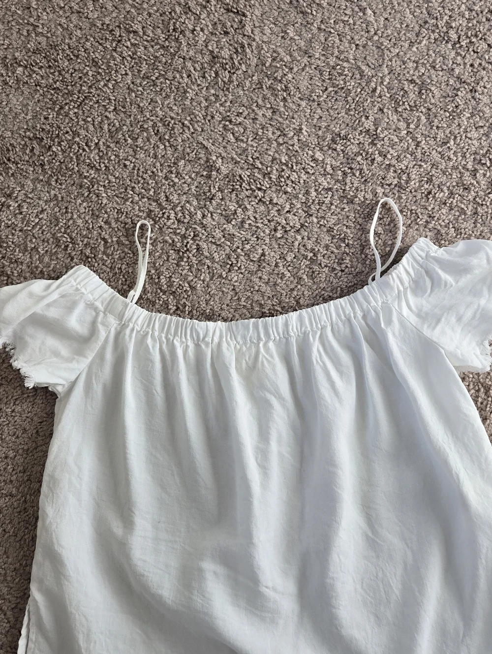 Cloth & Stone Anthropologie White‎ Off the Shoulder Small Top Fray Hem Tencel